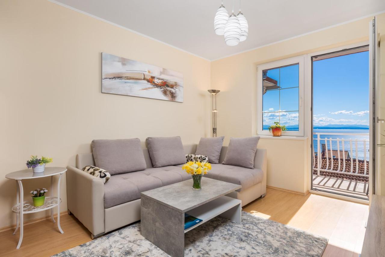 Apartment Barbara, Sea View With Terrace Near Opatija *