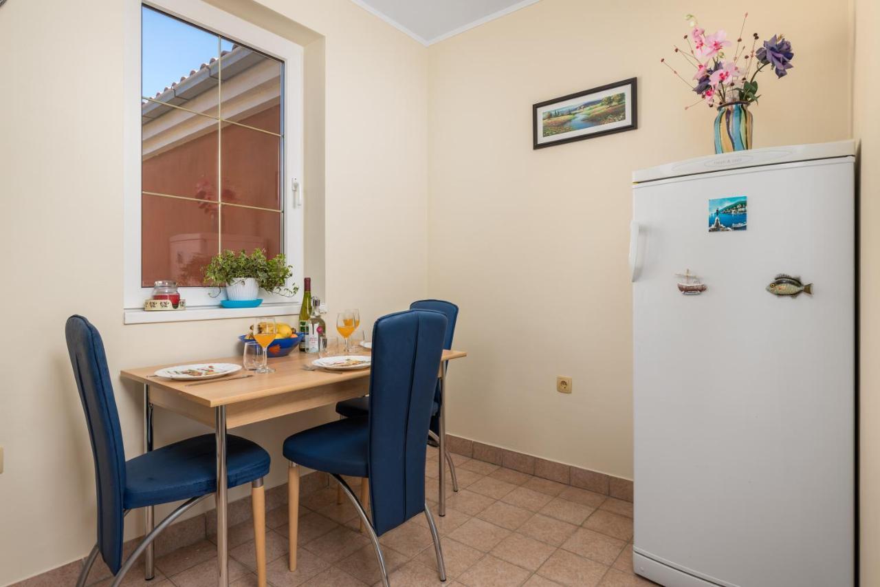 Appartamento Barbara, Sea View With Terrace Near Opatija *